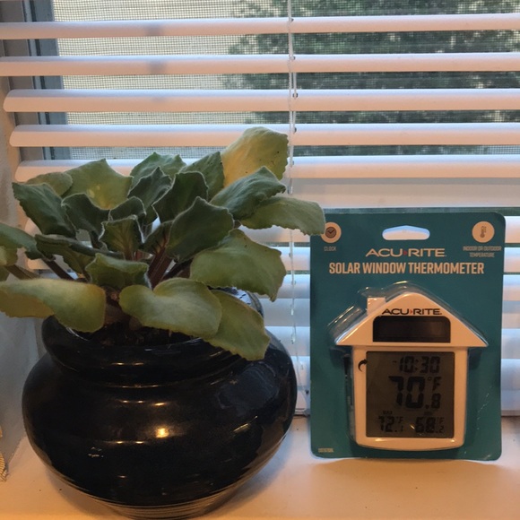 NWT AcuRite Solar Powered Window Thermometer Daily high/low temperature clock - Picture 6 of 8